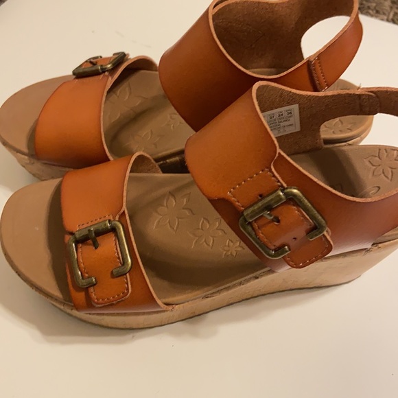 Sketchers women’s wedges - Picture 2 of 4